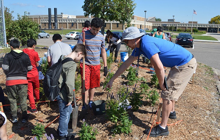 Roseville Middle School Kids Planting
